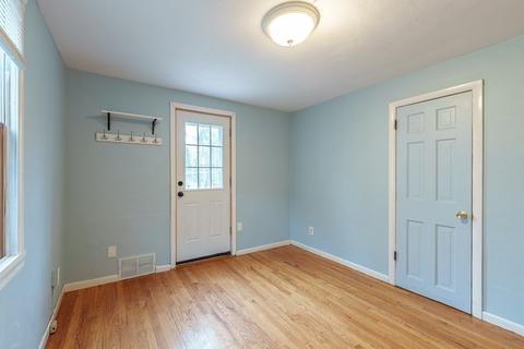 49 Ambrose St, Springfield, MA 01109 photo 16