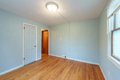 49 Ambrose St, Springfield, MA 01109 photo 17