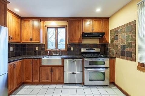 49 Ambrose St, Springfield, MA 01109 photo 7