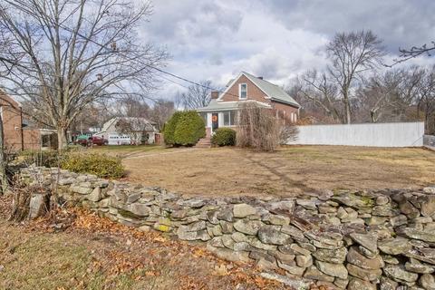 250 Britton St, Chicopee, MA 01020 photo 3