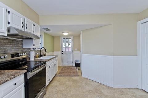 250 Britton St, Chicopee, MA 01020 photo 9