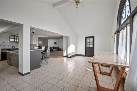 56 Rosedale Ave, Springfield, MA 01128 photo 8
