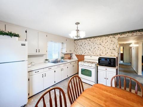 109 Roy St, Springfield, MA 01104 photo 4