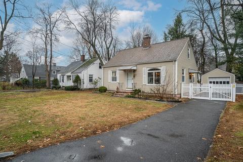 107 Mayflower Rd, Springfield, MA 01118 photo 3