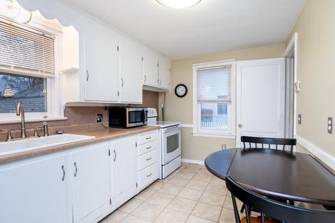 107 Mayflower Rd, Springfield, MA 01118 photo 13