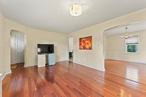 57 Vail St, Springfield, MA 01118 photo 4
