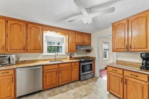 57 Vail St, Springfield, MA 01118 photo 7