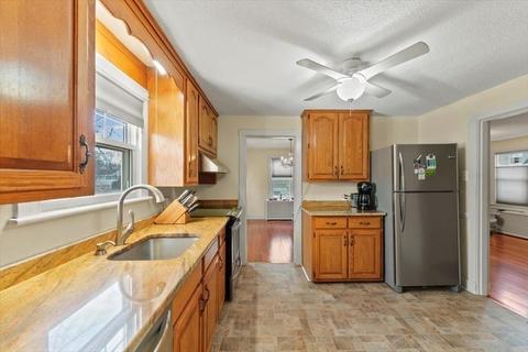 57 Vail St, Springfield, MA 01118 photo 10
