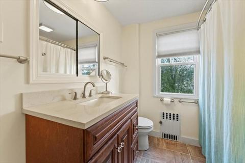 57 Vail St, Springfield, MA 01118 photo 18