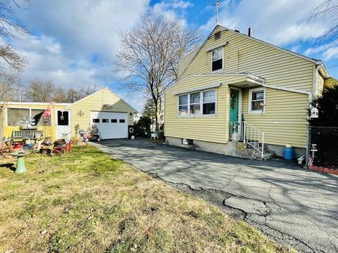 52 Mccarthy Ave, Chicopee, MA 01020 photo 5