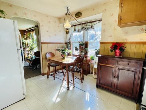 52 Mccarthy Ave, Chicopee, MA 01020 photo 8