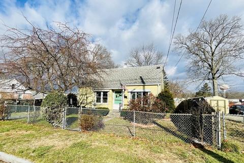 52 Mccarthy Ave, Chicopee, MA 01020 photo 3