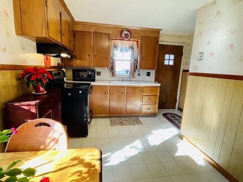 52 Mccarthy Ave, Chicopee, MA 01020 photo 10