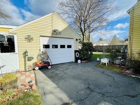 52 Mccarthy Ave, Chicopee, MA 01020 photo 34