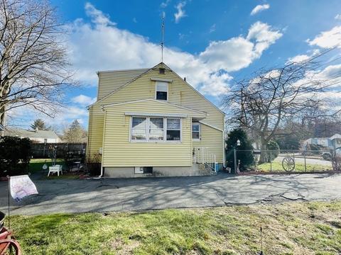 52 Mccarthy Ave, Chicopee, MA 01020 photo 6