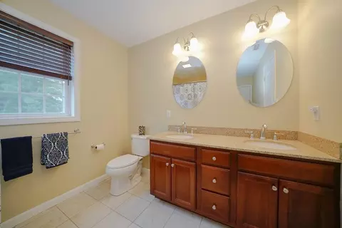 412 Kent, Springfield, MA 01129 photo 25