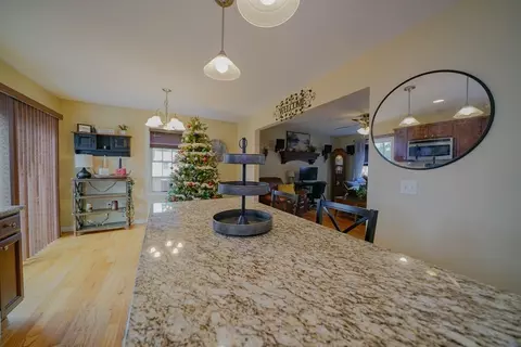 412 Kent, Springfield, MA 01129 photo 15