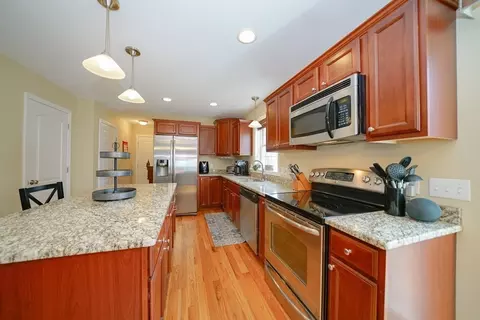412 Kent, Springfield, MA 01129 photo 10