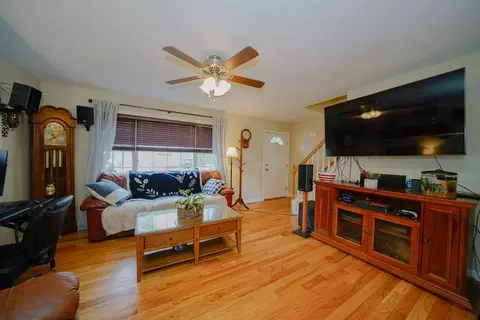 412 Kent, Springfield, MA 01129 photo 6