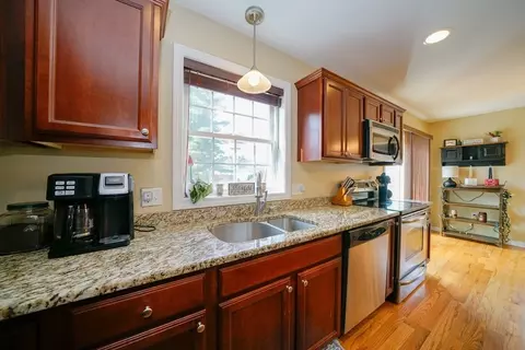 412 Kent, Springfield, MA 01129 photo 13