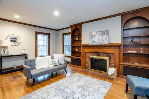 33 Eckington St, Springfield, MA 01108 photo 1