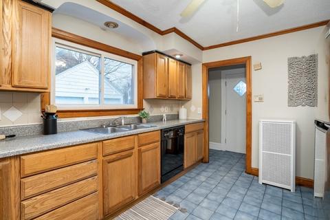 33 Eckington St, Springfield, MA 01108 photo 12