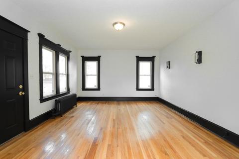 747 Saint James Ave, Springfield, MA 01104 photo 3