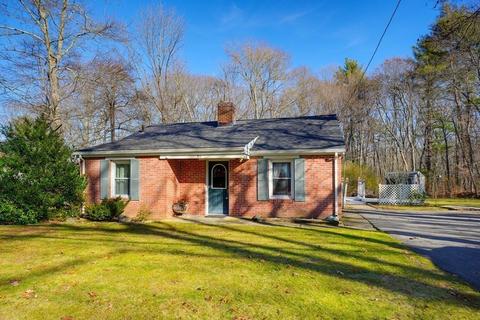 511 Maple St, Franklin, MA 02038 photo 2