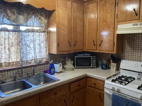 112 School St, Fall River, MA 02720 photo 7