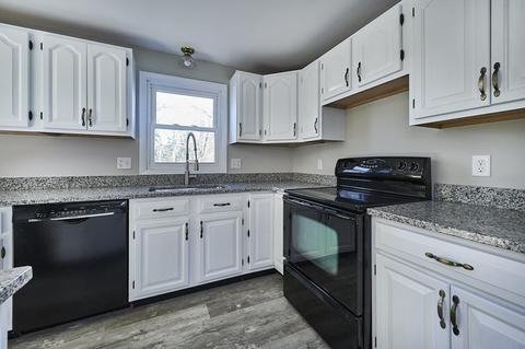 8 Jones Dr, Easthampton, MA 01027 photo 4