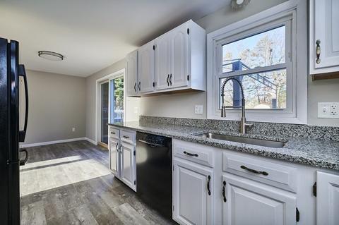 8 Jones Dr, Easthampton, MA 01027 photo 5