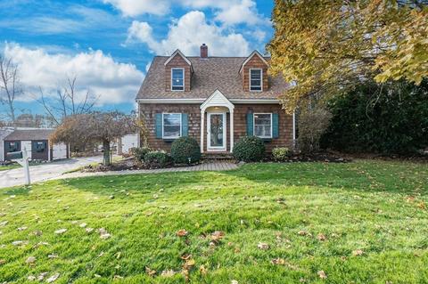 6 Burley St, Danvers, MA 01923 photo 2