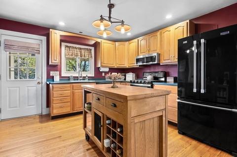6 Burley St, Danvers, MA 01923 photo 8
