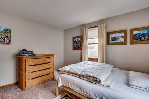 57 Champlain Ave, Springfield, MA 01151 photo 15
