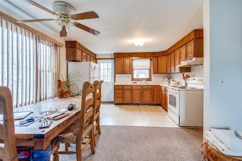 57 Champlain Ave, Springfield, MA 01151 photo 8