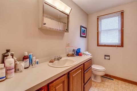 57 Champlain Ave, Springfield, MA 01151 photo 18