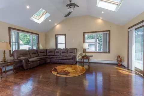 62 5 64 Laurel St, Worcester, MA 01605 photo 9