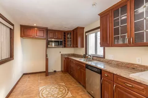 62 5 64 Laurel St, Worcester, MA 01605 photo 19