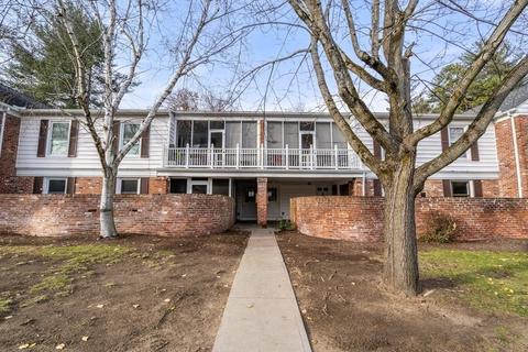 30 Halifax Ct #A, Springfield, MA 01108 photo 2