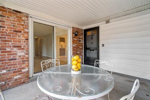 30 Halifax Ct #A, Springfield, MA 01108 photo 5