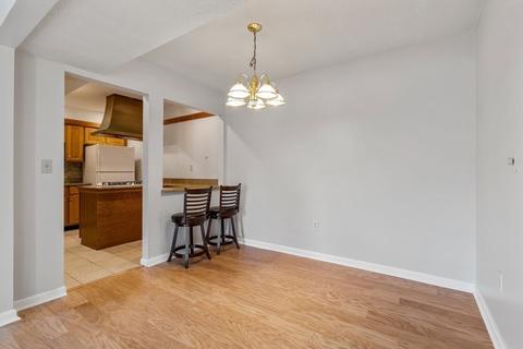 30 Halifax Ct #A, Springfield, MA 01108 photo 9