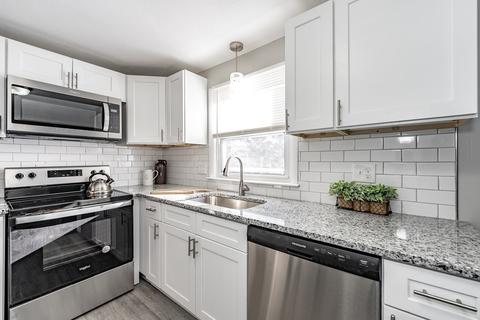 57 Edbert St, Chicopee, MA 01020 photo 3