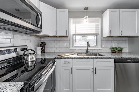 57 Edbert St, Chicopee, MA 01020 photo 5