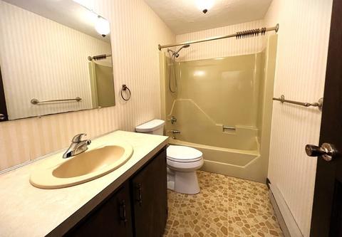 17 Asselin Ave, Webster, MA 01570 photo 27