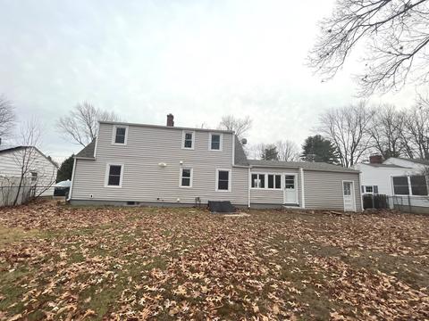 26 Brewster St, Springfield, MA 01119 photo 2