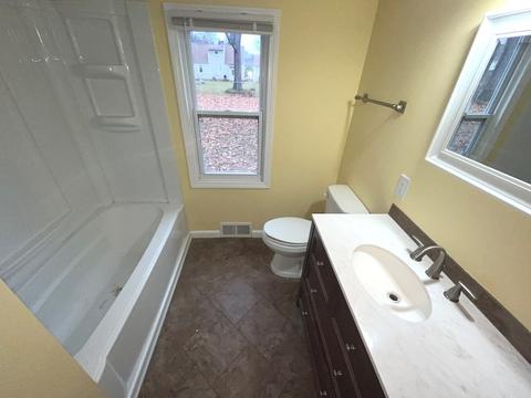 26 Brewster St, Springfield, MA 01119 photo 13