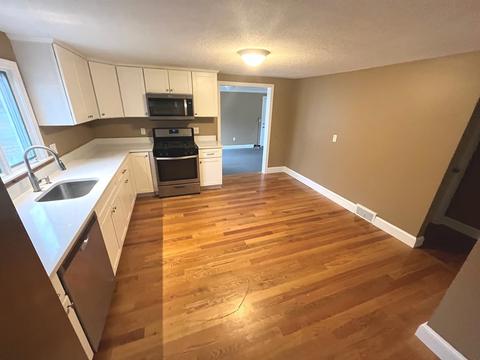 26 Brewster St, Springfield, MA 01119 photo 6