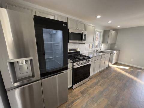 17 Champlain St, Springfield, MA 01151 photo 8