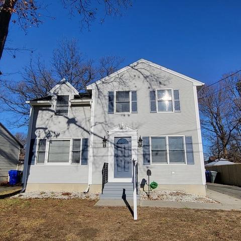17 Champlain St, Springfield, MA 01151 photo 2