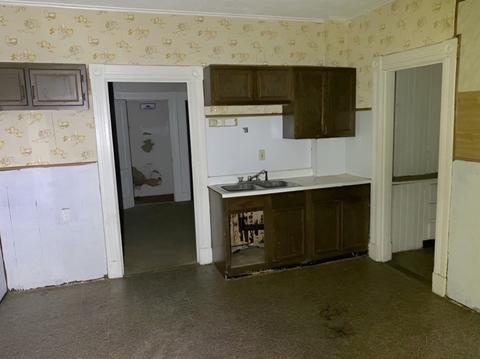 163 Pendleton Ave, Springfield, MA 01109 photo 7